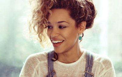 IZZY BIZU